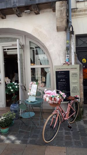 Façade élégante at Un Piano dans la Théière in La Rochelle