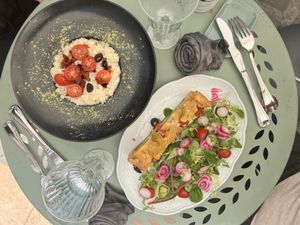   at Un Piano dans la Théière in La Rochelle