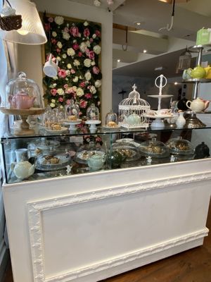 Encore des gâteaux 🙌🏻  at Un Piano dans la Théière in La Rochelle