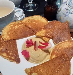  at Un Piano dans la Théière in La Rochelle