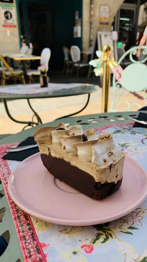 “Coffee” pastry  at Un Piano dans la Théière in La Rochelle