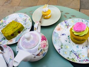 Tea time at Un Piano dans la Théière in La Rochelle
