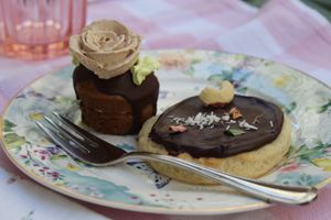 Dessert at Un Piano dans la Théière in La Rochelle