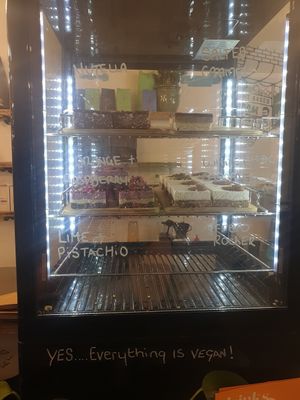 Raw cheesecakes at Pom Pom - Adam & Eve Jr in Bendigo