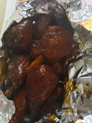 Bone in bbq vegan wings 😋 at Jupiter Rings Wings & More in Phoenix