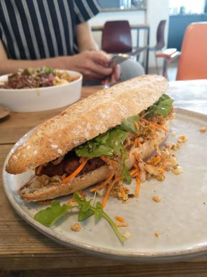 Kimchi burger sandwich at WAY Specialty Coffee Roasters in Ghent