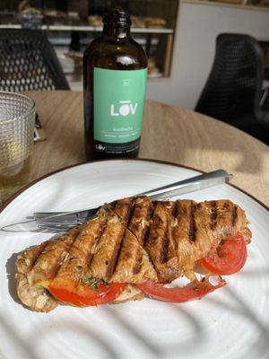 “Ham” “cheese” tomato filled croissant yummy😄 at Debby's Good Veggie Food in Barcelona