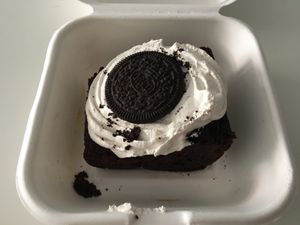 Oreo brownie at Debby's Good Veggie Food in Barcelona