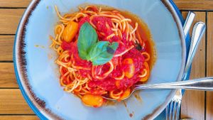 Spaghetti pomodoro at Al Piazza in Ascona