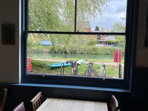 Keeping an eye on my SUP I’d paddled up the Thames on to get to The Punter!  at The Punter in Oxford