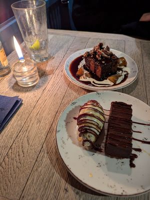 Sticky Toffee and Chocolate Orange Delice at The Punter in Oxford