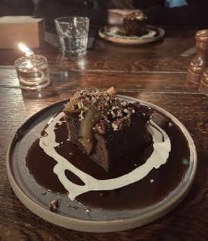 Sticky toffee pecan and pear pudding   at The Punter in Oxford