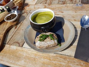 Spinazie-zeekraal soep at Havenpaviljoen Wad Anderz in Schiermonnikoog