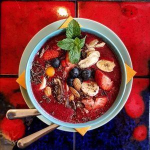 Red Smoothie Bowl 😍 at Golden Temple Teehaus in Hamburg