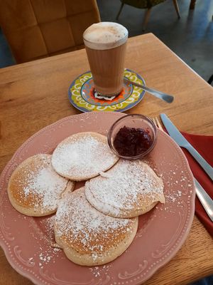 Leckere Pancakes. Nicht fettig dafür knusprig und fluffig. ♡ at Golden Temple Teehaus in Hamburg