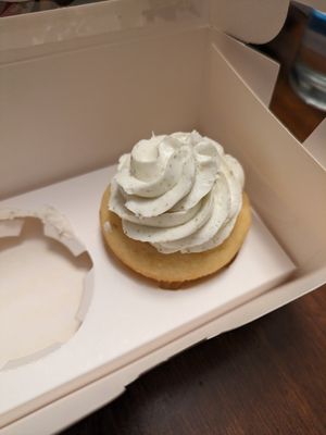 Vanilla rosemary cupcake at Bitchy Vegan Homo in Cleveland