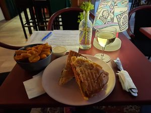 Junkfood Heaven and Wedges at Cafe Riptide in Braunschweig