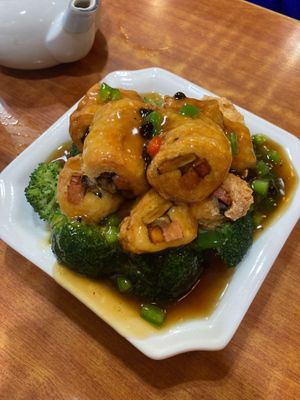 Vegetarian chicken roll at Wo Che Estate Vegetarian Restaurant 天賜素齋 in New Territories