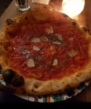 Vegane Marinara at Tazzi Pizza in Hamburg