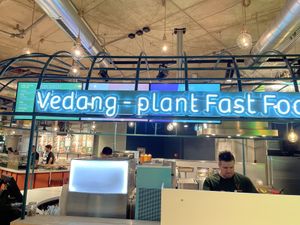   at Vedang - green burger | Bikini in Berlin