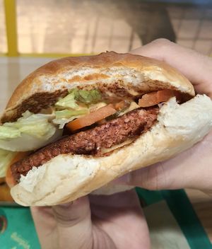 Mary Jane CBD Burger - inside #Veganuary at Vedang - green burger | Bikini in Berlin