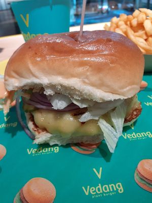  at Vedang - green burger | Bikini in Berlin