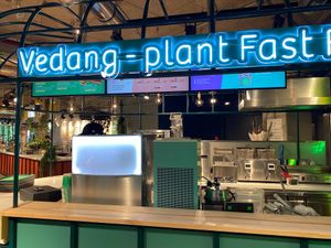 Shop Front at Vedang - green burger | Bikini in Berlin