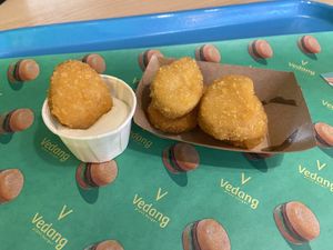 Vegan nuggets with mayo  at Vedang - green burger | Bikini in Berlin