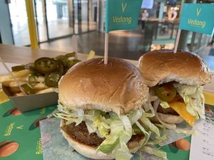 Chili Burger and Veggie Burger with some Chili Cheese Fries  at Vedang - green burger | Bikini in Berlin