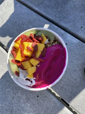 Playa pitaya bowl at Life Bowls in New Haven