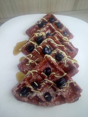 Beet waffles with vegan white chocolate at Sol de Maple in Cozumel