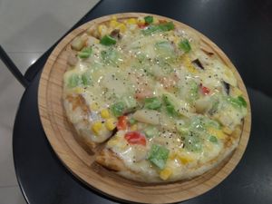 豆腐乳薑薑披薩 at ZhíXíng Zhǎng Shū Shí 執行長蔬食 in Taoyuan