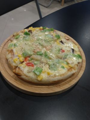 豆腐乳薑薑披薩 at ZhíXíng Zhǎng Shū Shí 執行長蔬食 in Taoyuan