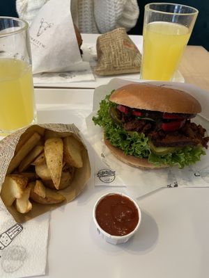 Pastrami Burger  at Krowarzywa - Monte Cassino in Szczecin
