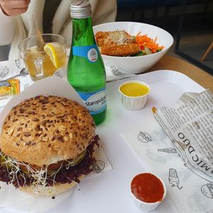 Cieviorex and 'Chicken' salad at Krowarzywa - Monte Cassino in Szczecin