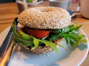 Warm bagel with pesto and homemade feta at smula in Berlin