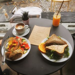 Rührtofu & Clubsandwich at smula in Berlin