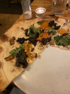 Portobellla pizza  at Eat Love in Ghent