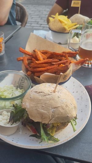 Hazelnut burger at Jilles Bier & Burgers in Kortrijk