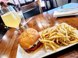 Nashville Hot and a mimosa at Cafe Organix in San Bernardino