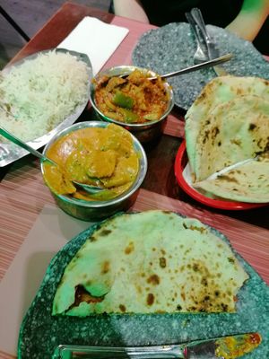 Keema naan. Butter chicken. Chicken tikka masala at The Vegan Indian in Amsterdam