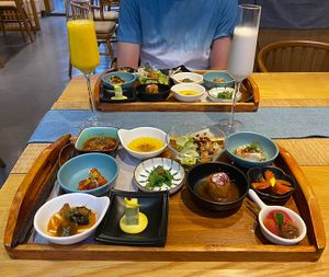 These are just some of the dishes!  at WūXiāng Sòng 無相颂 in Dali