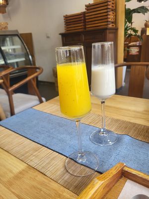  at WūXiāng Sòng 無相颂 in Dali