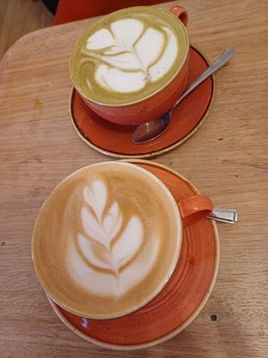 Matcha and regular oat lattes at Thrive in Cambridge