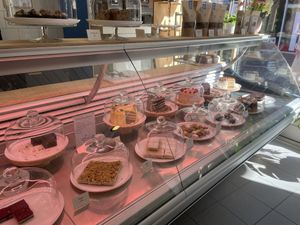 So hard choose!  at Vegan Pip's in Leeuwarden