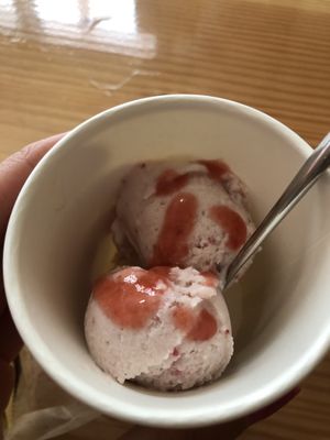 strawberry ice cream to try!  at Vegan Pip's in Leeuwarden