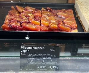 Plum cake   at LPG Biomarkt - Hauptstr in Berlin