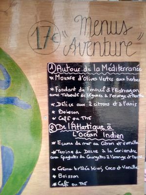 Menu at 17€
- Sea foam lemon and vanilla
- Terrine of Dulse with cilandro
garnished with spaghetti of zucchini sesame salse
- Crème brûlée  Kiwi, coco, vanilla
- Drink
- Coffe at Chez Vivi in Guillestre