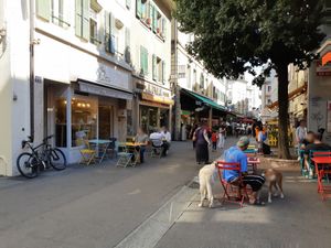 Outdoor seating at Le Levant in Lausanne
