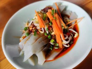Local Cold Rice noodles at V Sherry 云雪丽 - Yún Xuě Lì in Lijiang